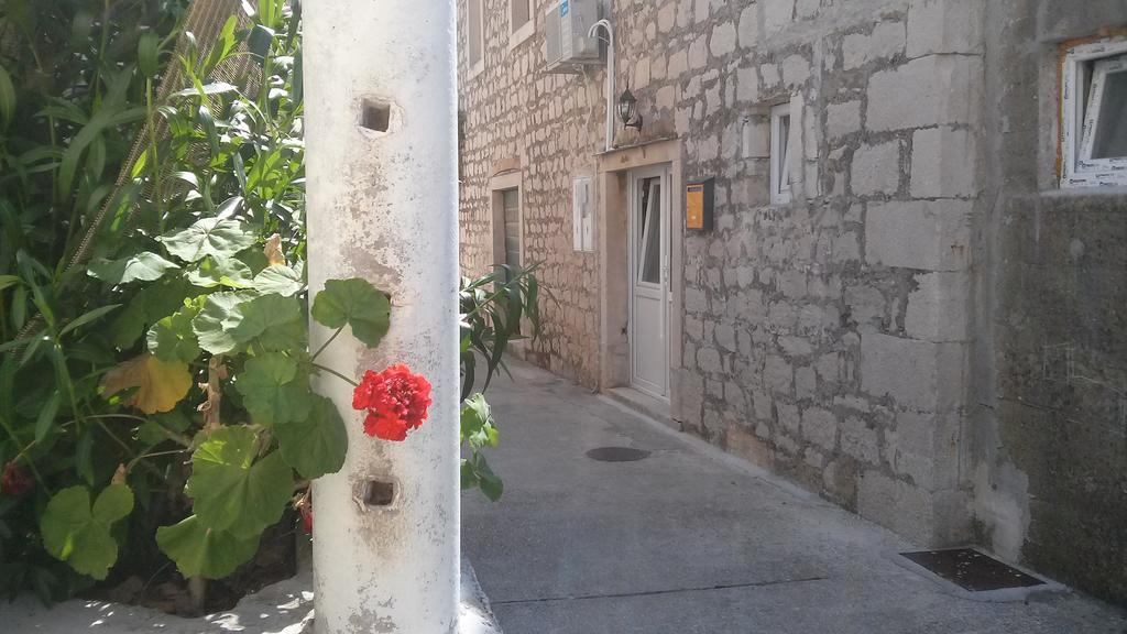 Holiday House Popovic Sucuraj Exterior photo